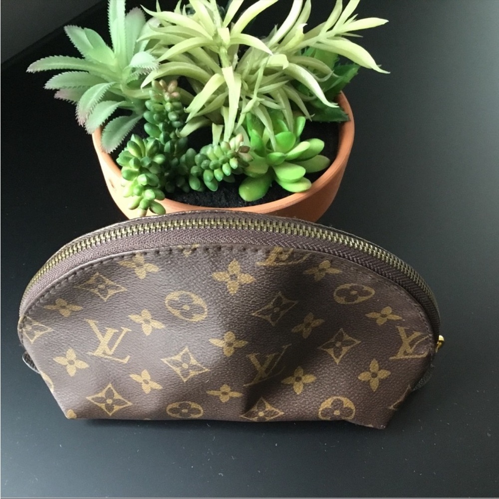 Makeup bag